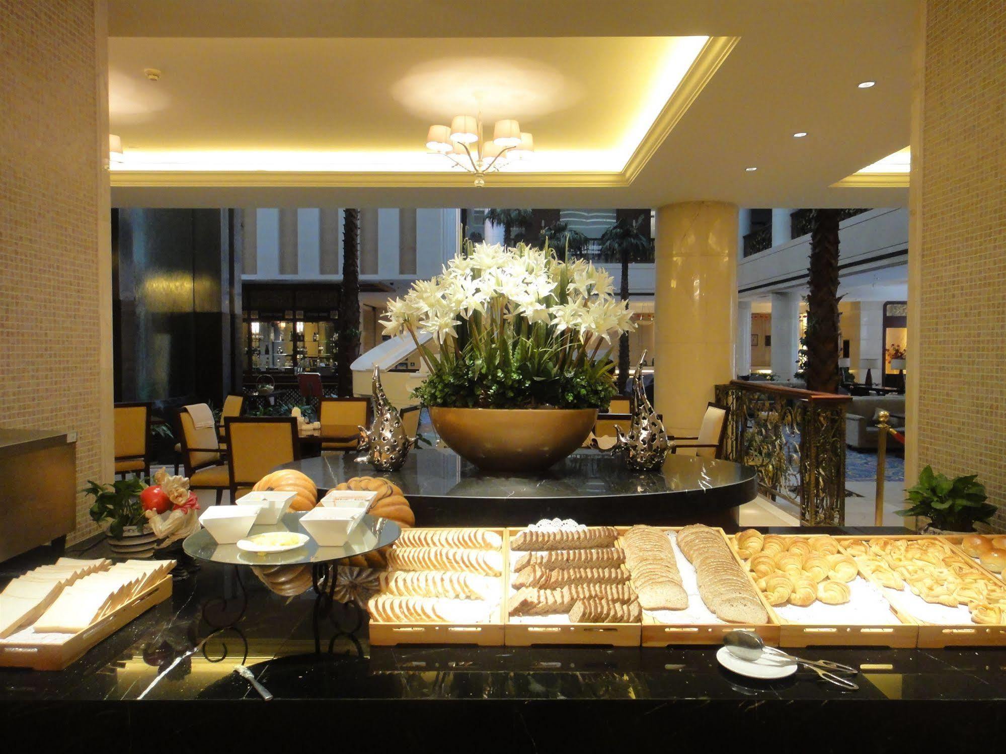 Jin Jiang West Capital International Hotel The Bell And Drum Tower Muslim Quarter & Metro Line 6 & Indoor Swimming Pool & Self-Service Free Laundry Room Xi'an  Esterno foto